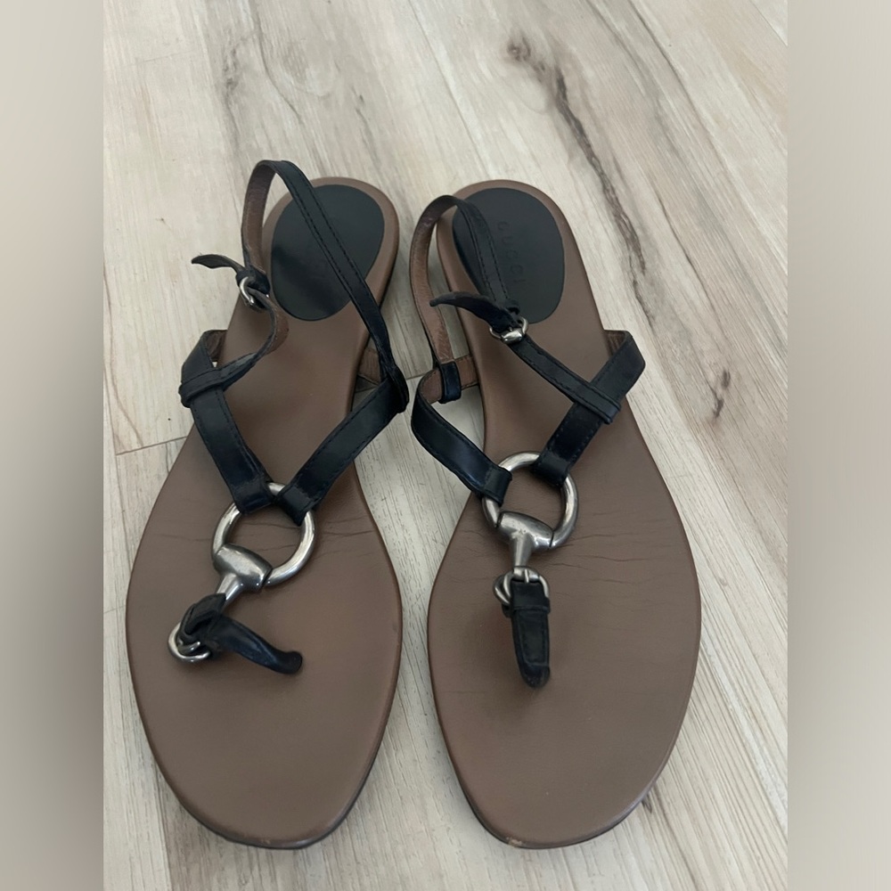 Gucci women flat sandals size 38